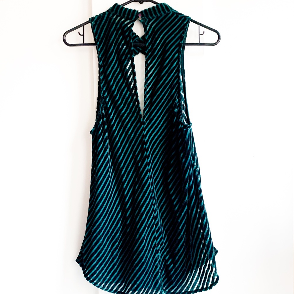 UO silence + noise chloe velvet burnout top green - Picture 5 of 8